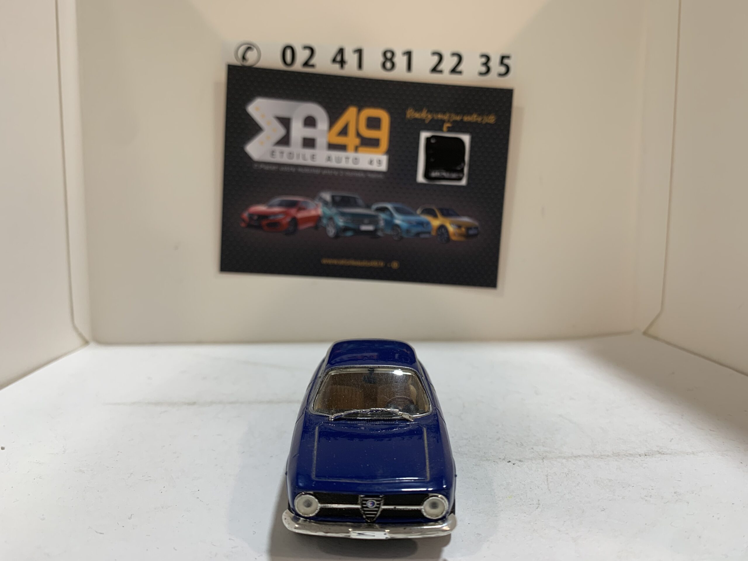 Alfa roméo 1300 Junior 1/43 Solido – Image 2