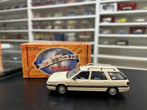 Renault 21 Nevada 1989 1/43