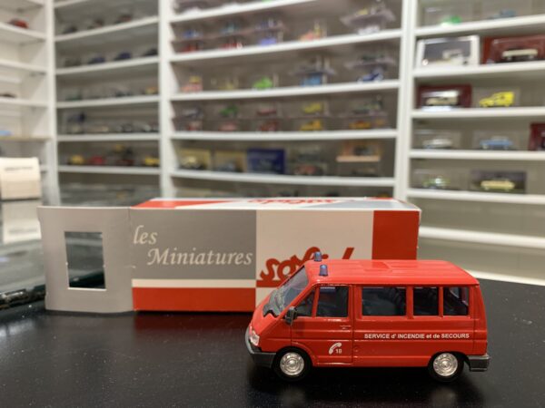 Renault Trafic Service d'incendie et de secours 1/43