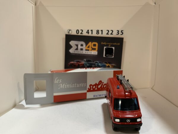 Mercedes 407 D Service Départemental et de Secours 1/50 – Image 2
