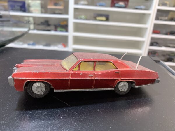 Pontiac Parisienne Dinky Toys 1/43 à restaurer