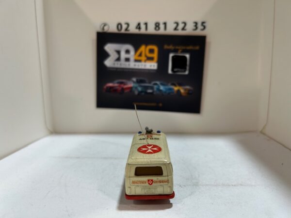 VW Bus 302 0211 0216 Malteser Hilfsdients Siku 1/60 – Image 3