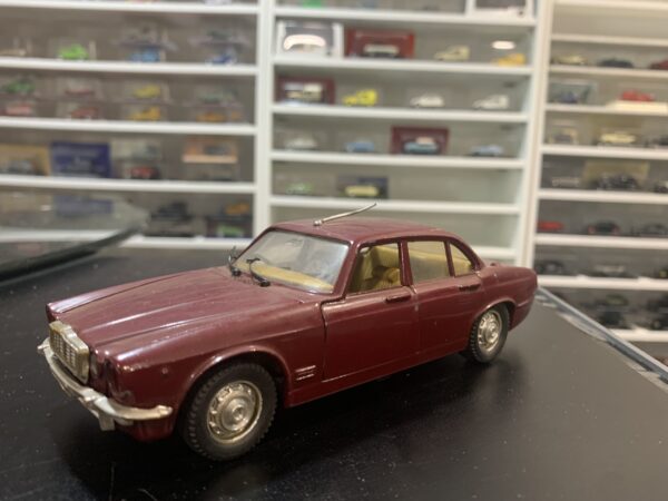 Jaguar XJ6L Polistil 1/24