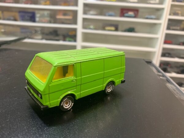 VW LT 28 Kastenwagen 1334 Siku 1/60