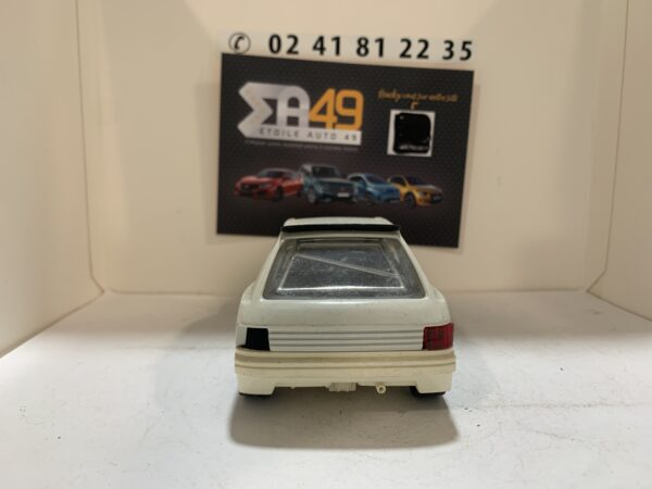 Peugeot 205 Turbo 16 Burago 1/24 – Image 3