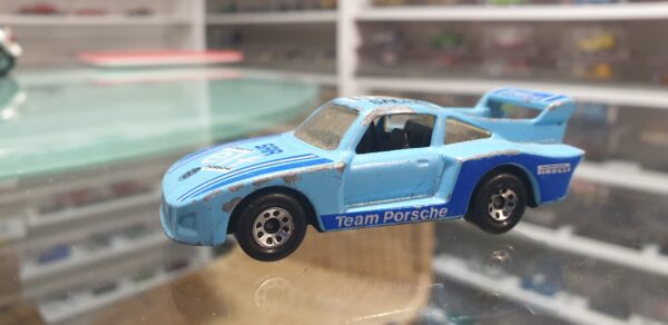 Porsche 935 1983 Bleue Matchbox Racing 1/60