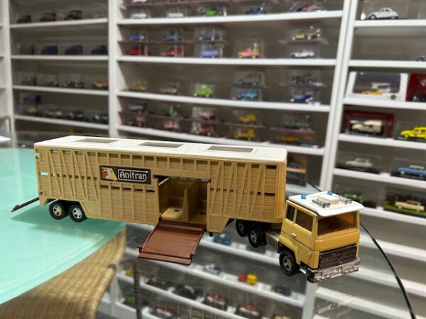 Matchbox Super Kings K-8 Animal Transporter 1980 – Image 2