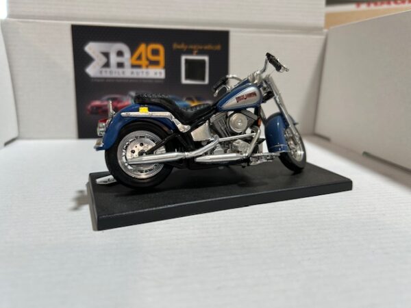 Harley 1986 FLST Heritage Softail Evolution 1/18 – Image 3