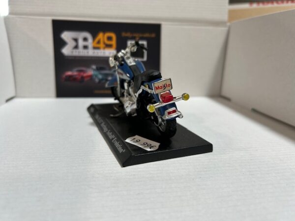 Harley 1986 FLST Heritage Softail Evolution 1/18 – Image 4
