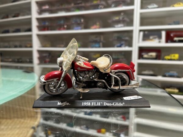 Harley Davidson 1958 FLH Duo-Glide 1/18