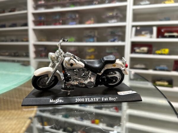 Harley Davidson 2000 FLSTF Fat Boy 1/18