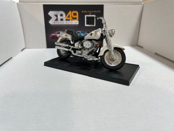 Harley Davidson 2000 FLSTF Fat Boy 1/18 – Image 4