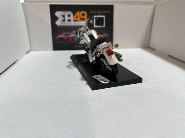 Harley Davidson 2000 FLSTF Fat Boy 1/18 – Image 3