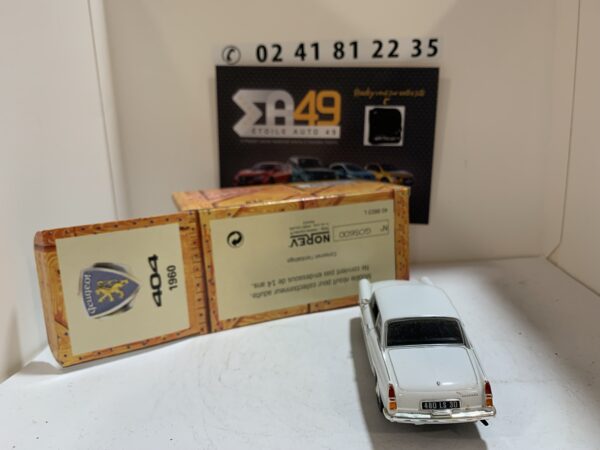 Peugeot 404 1960 Norev 1/43 – Image 3