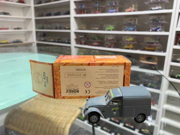 Citroen 2CV AZU Michelin Norev 1/43