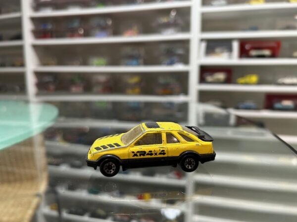 Matchbox Ford Sierra XR4i 1983 1/58