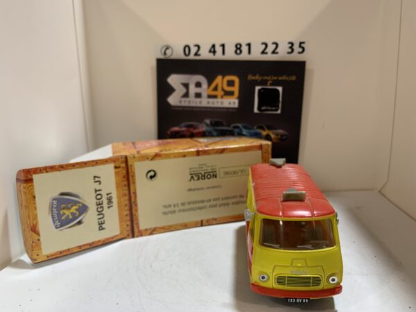 Peugeot J7 1961 Cirque Fanny Norev 1/43 – Image 2