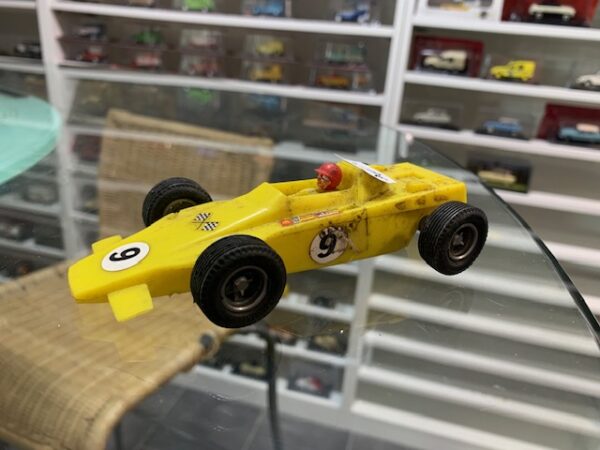 Scalextric Lotus C 27 jaune 1/32