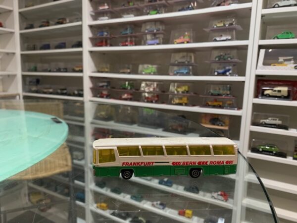 Bus Frankfurt Bern Roma Majorette 1/87