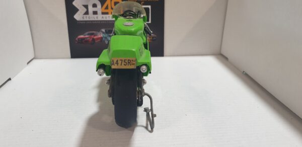 Maquette Kawasaki KR 500 1982 1/12 Tamiya montée – Image 5