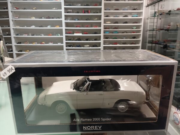 Alfa Romeo 2000 Spider 1978 Blanc 1/18