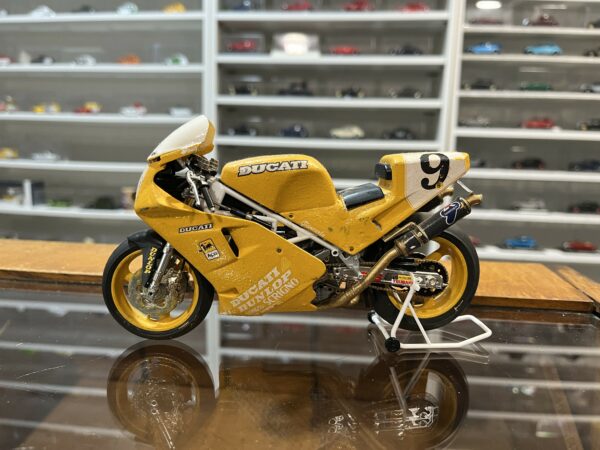 Maquette Ducati 888 Superbike 1/12 Tamiya en l'état