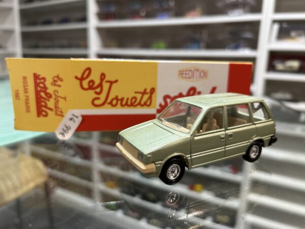 Nissan Prairie 1982 1/43 Solido