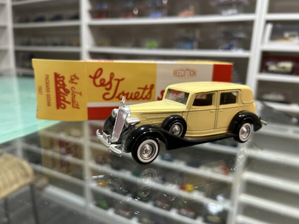 Packard Sedan 1937 1/43 Solido