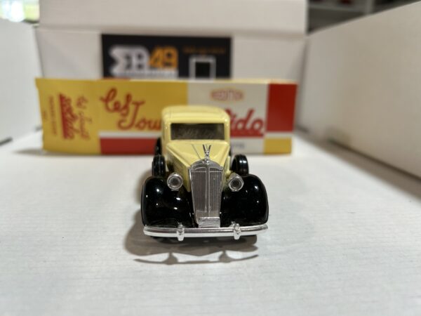 Packard Sedan 1937 1/43 Solido – Image 2