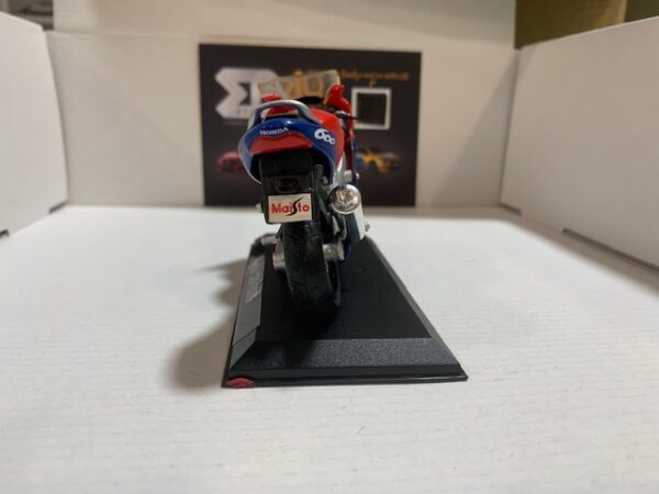 Honda CBR 600 F 1/18 – Image 3