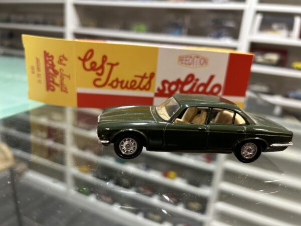 Jaguar XJ 12 1978 1/43 Solido