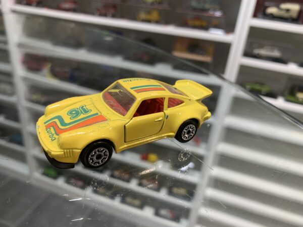 Porsche Turbo N°16 Majorette 1/57