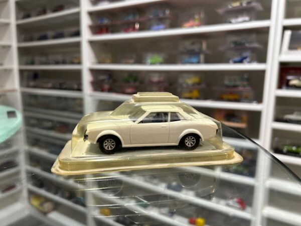 Toyota Célica Miniature à décorer 1/43