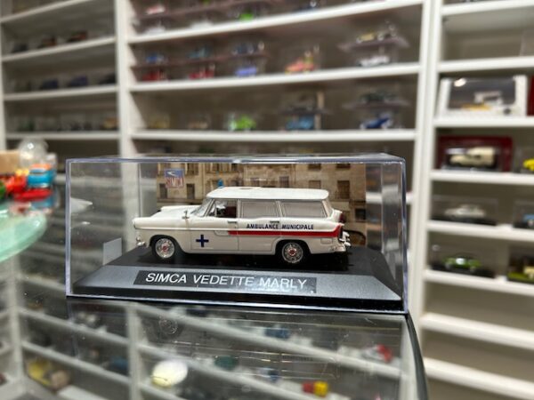 Simca Vedette Marly Ambulance 1/43