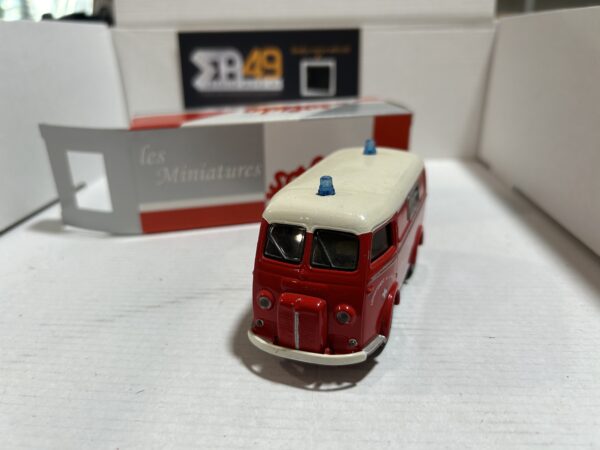Peugeot D4 Pompiers Département de la Savoie 1/43 – Image 2