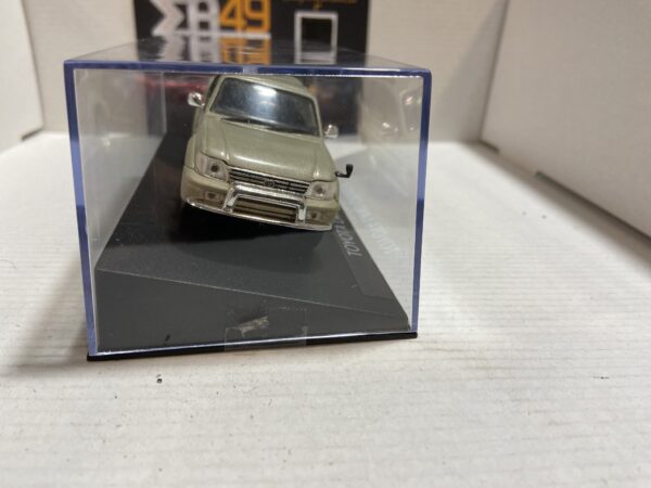 Toyota Land Cruiser 1/43 – Image 2