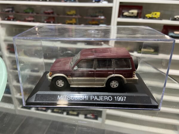 Mitsubishi Pajero 1997 1/43