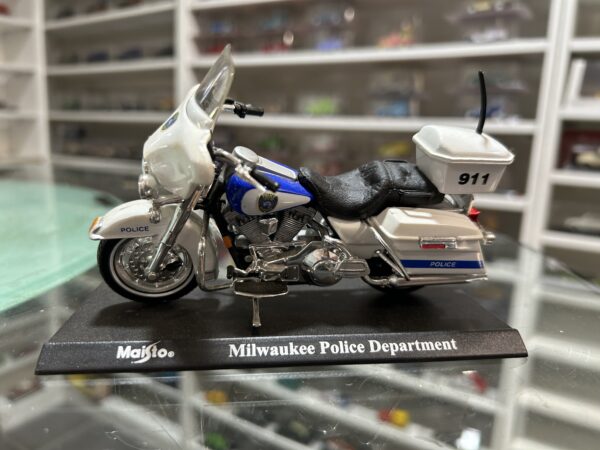 Milwaukee Police Departement Maisto 1/18