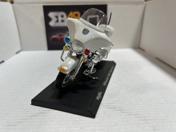 Milwaukee Police Departement Maisto 1/18 – Image 2