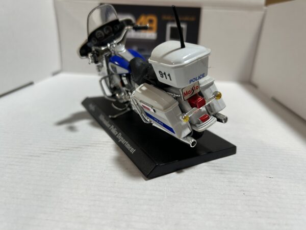 Milwaukee Police Departement Maisto 1/18 – Image 3