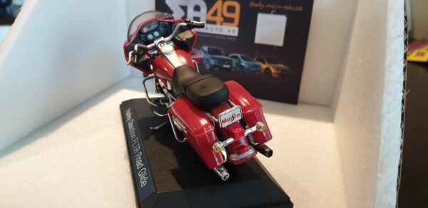 Harley Davidson FLTR Road Glide Maisto 1/18 – Image 3