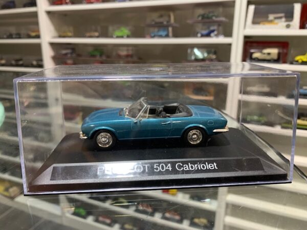 Peugeot 504 Cabriolet bleu 1/43