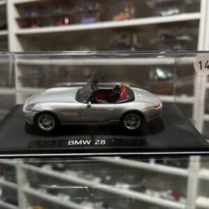 BMW Z8 gris clair (2003) 1/43