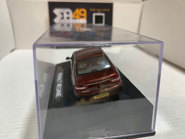 Renault Megane bordeaux 1/43 – Image 3