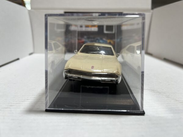 Oldsmobile Tornado Beige 1/43 – Image 3