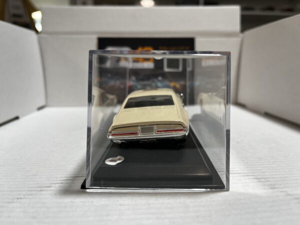 Oldsmobile Tornado Beige 1/43 – Image 2