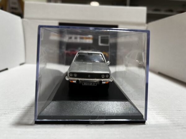 Renault 30 TS (1975) 1/43 – Image 2