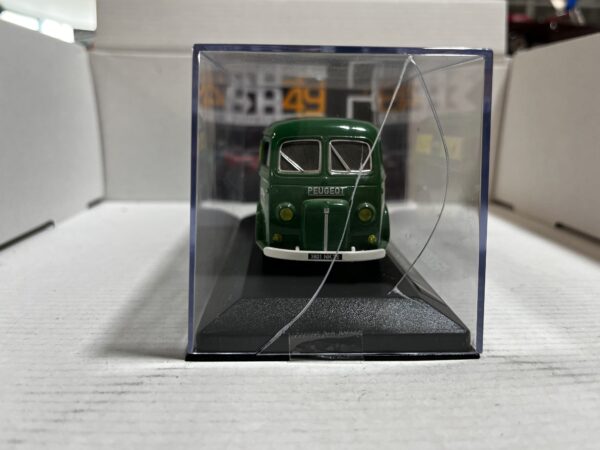 Peugeot D4A Perrier 1957 1/43 – Image 2