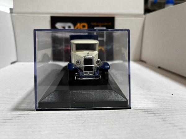 Citroen C4F 1930 Hachette 1/43 – Image 2