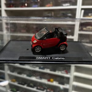 Smart Cabrio Rouge et Noire 1/43